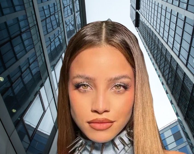  EMILIA SORPRENDE CON UNA NUEVA FACETA. 