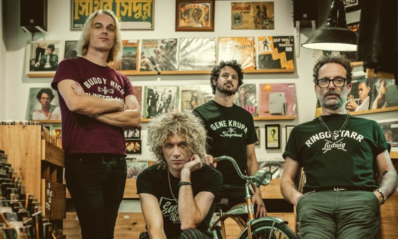 Los Zigarros antojan a sus fans de Carne con patatas