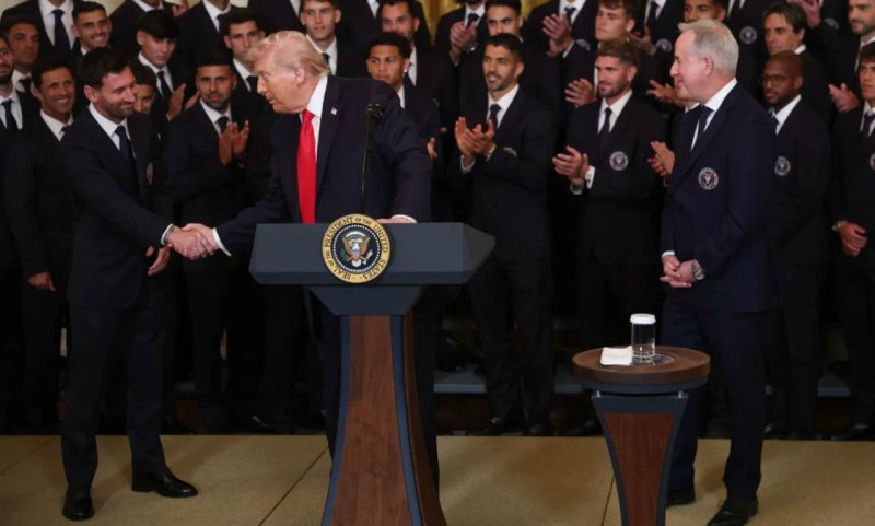 Maradona y Messi: un contraste incómodo en tiempos de guerra