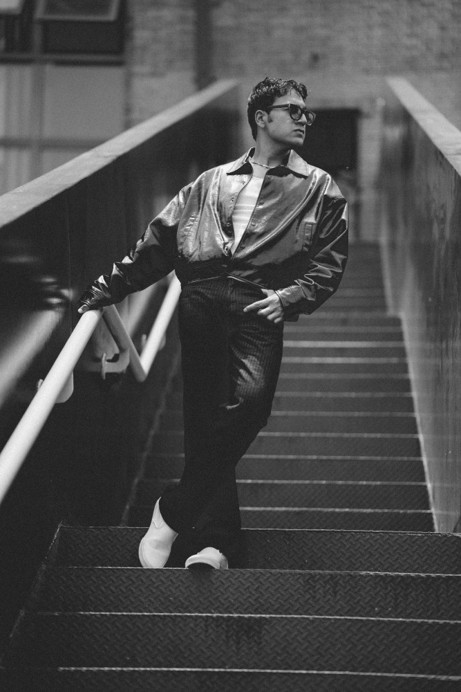 Artistas que debes conocer: Adrian Cota