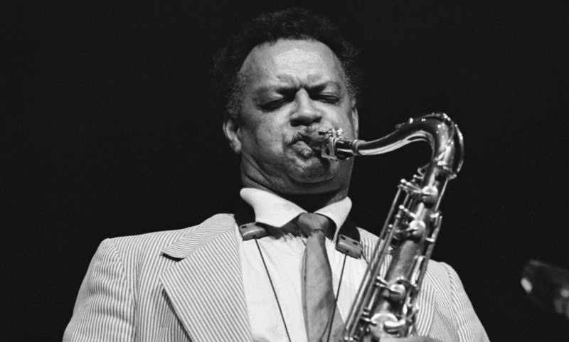 Murió Plas Johnson, el saxofonista por detrás del tema de la Pantera Rosa